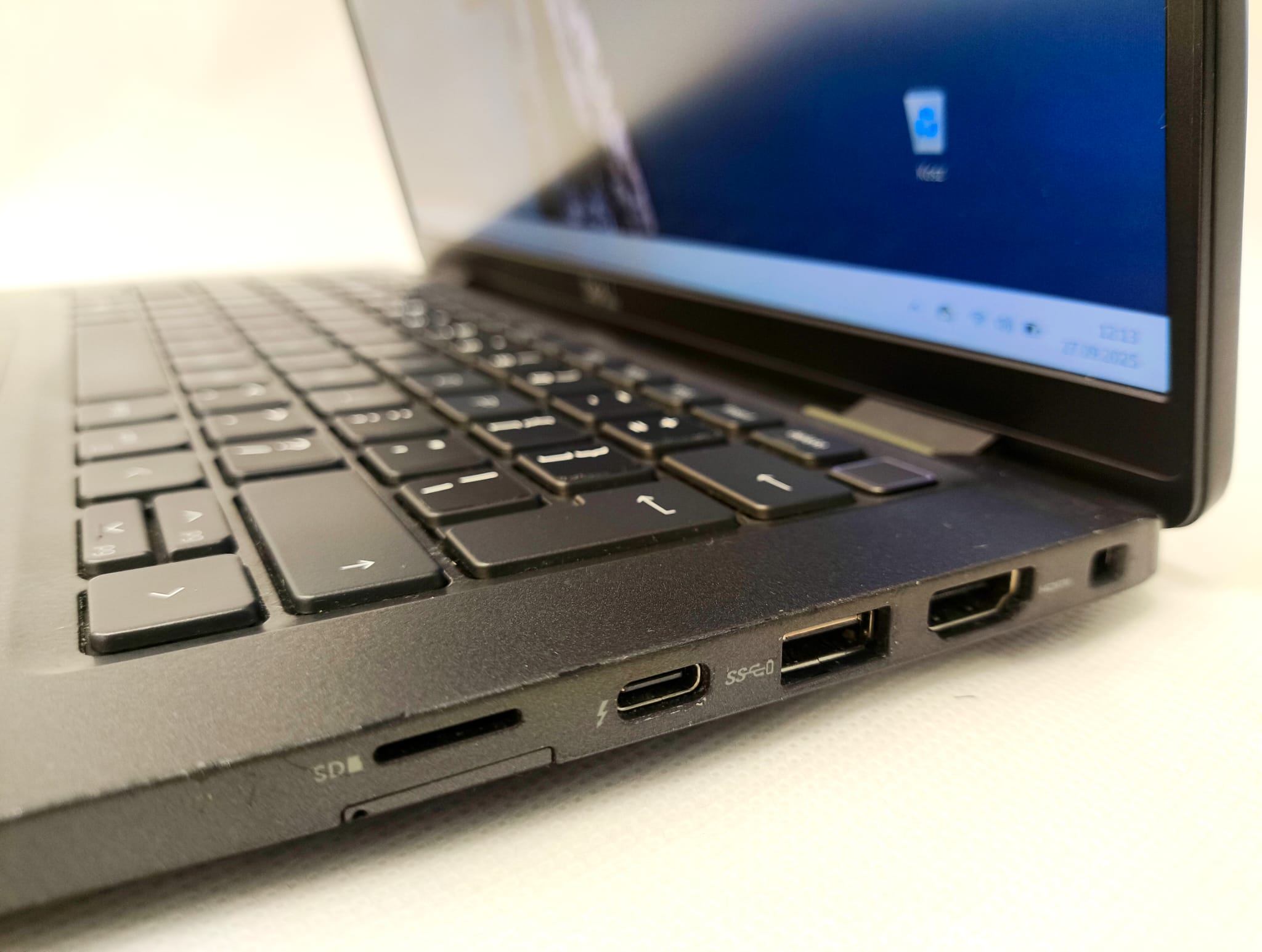 Laptop DELL Latitude 7420 Core i7-1185G7 32GB 512GB SSD 14" FHD Touch 4G/LTE - obrazek 2