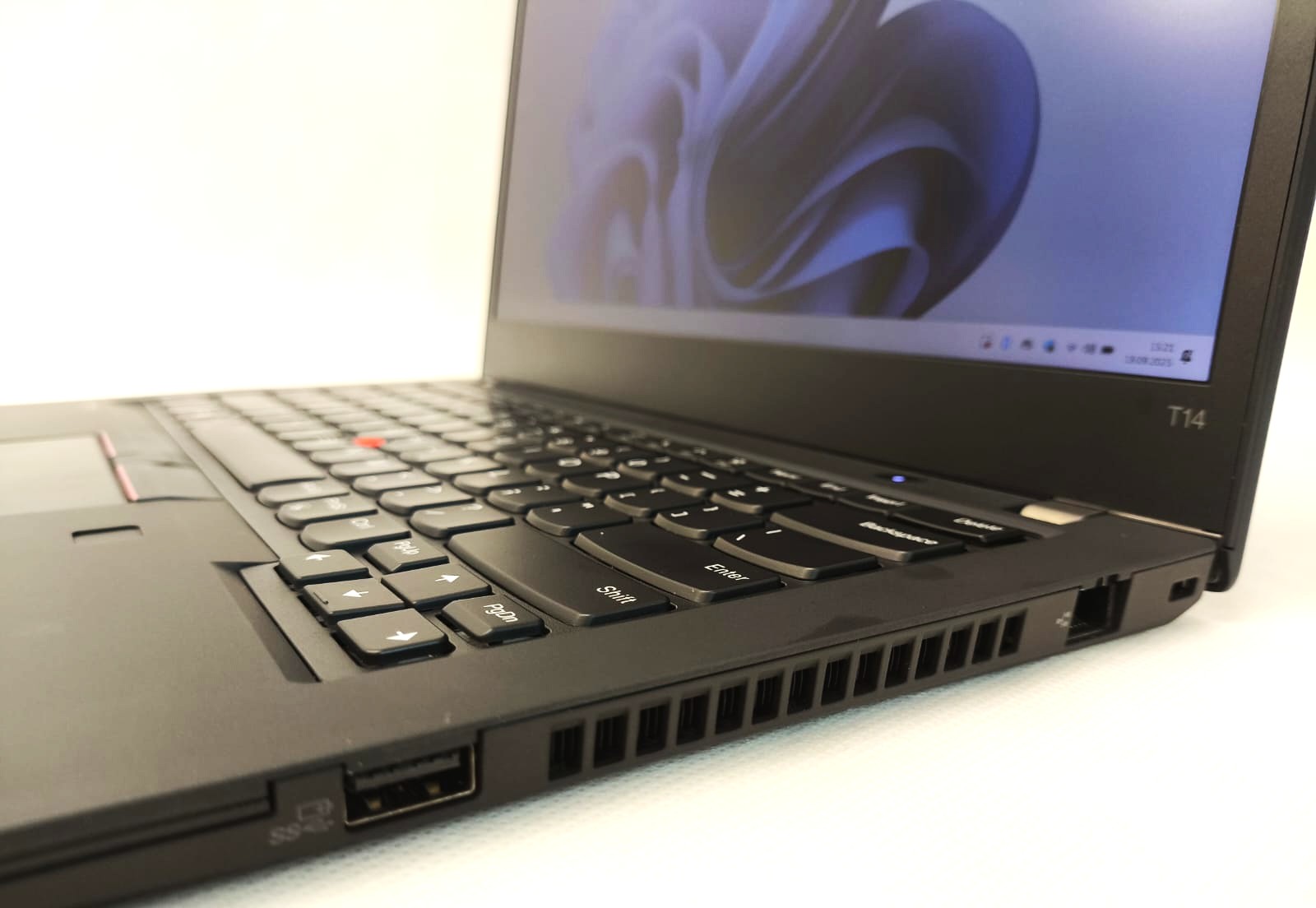 Laptop Lenovo ThinkPad T14 gen.2 Core i7-1185G7 32GB 512GB 14" FHD Windows 11 - obrazek 4