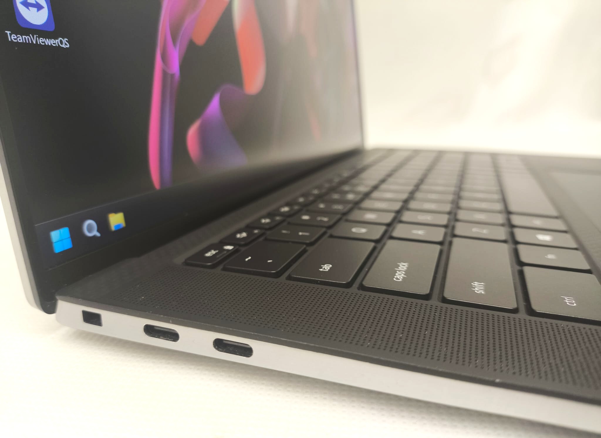 Laptop DELL Precision 5560 Core i7-11850H 32GB 512GB SSD 15,6" FHD+ QUADRO T1200 4GB Windows 11 - obrazek 4