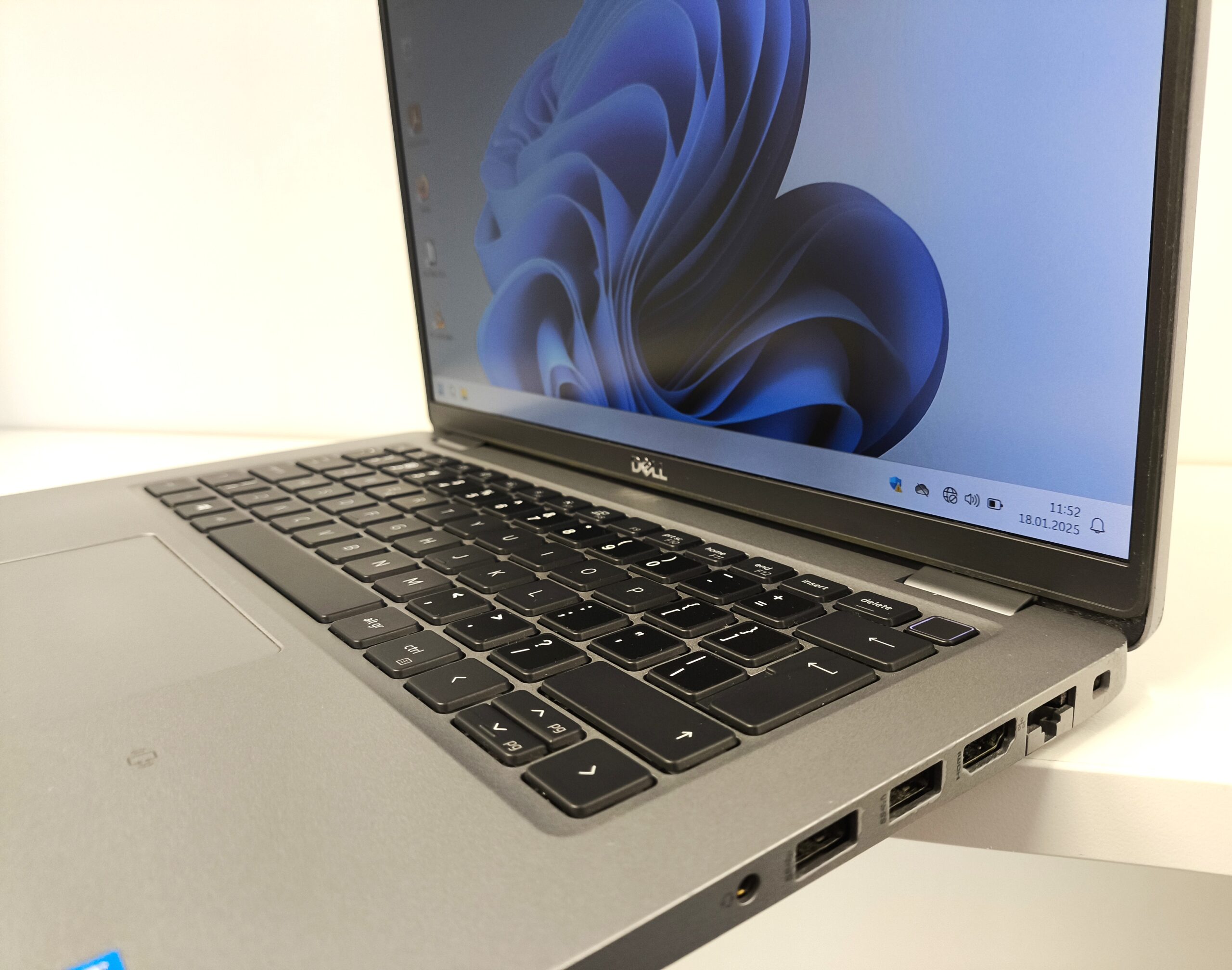 Laptop DELL Latitude 5420 Core i3-1125G4 16GB 256GB 14" FHD Windows 11 - obrazek 7