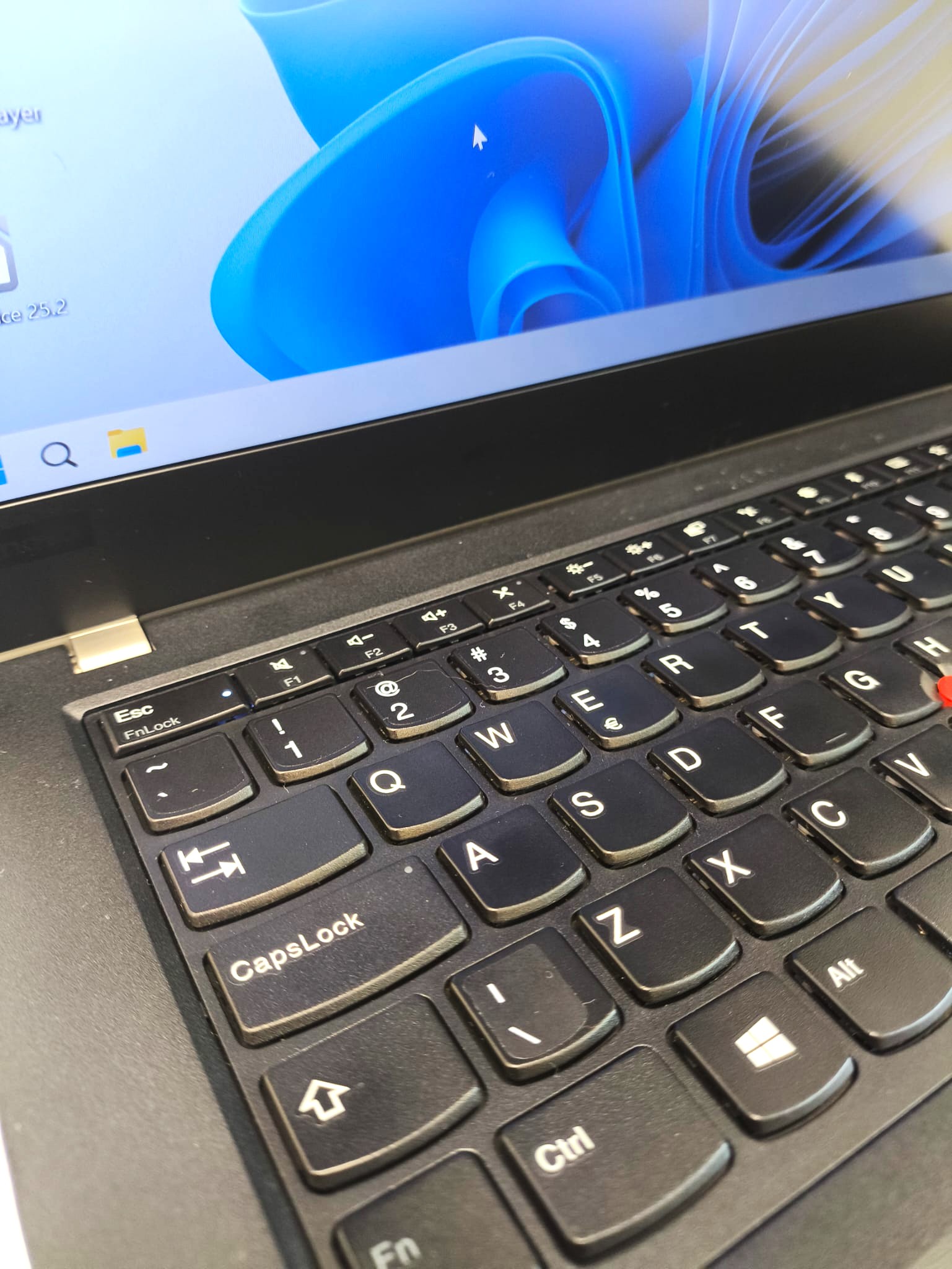 Lenovo ThinkPad A485 AMD Ryzen PRO 5 2500u 16GB 256GB 14" FHD Windows 11 - obrazek 4