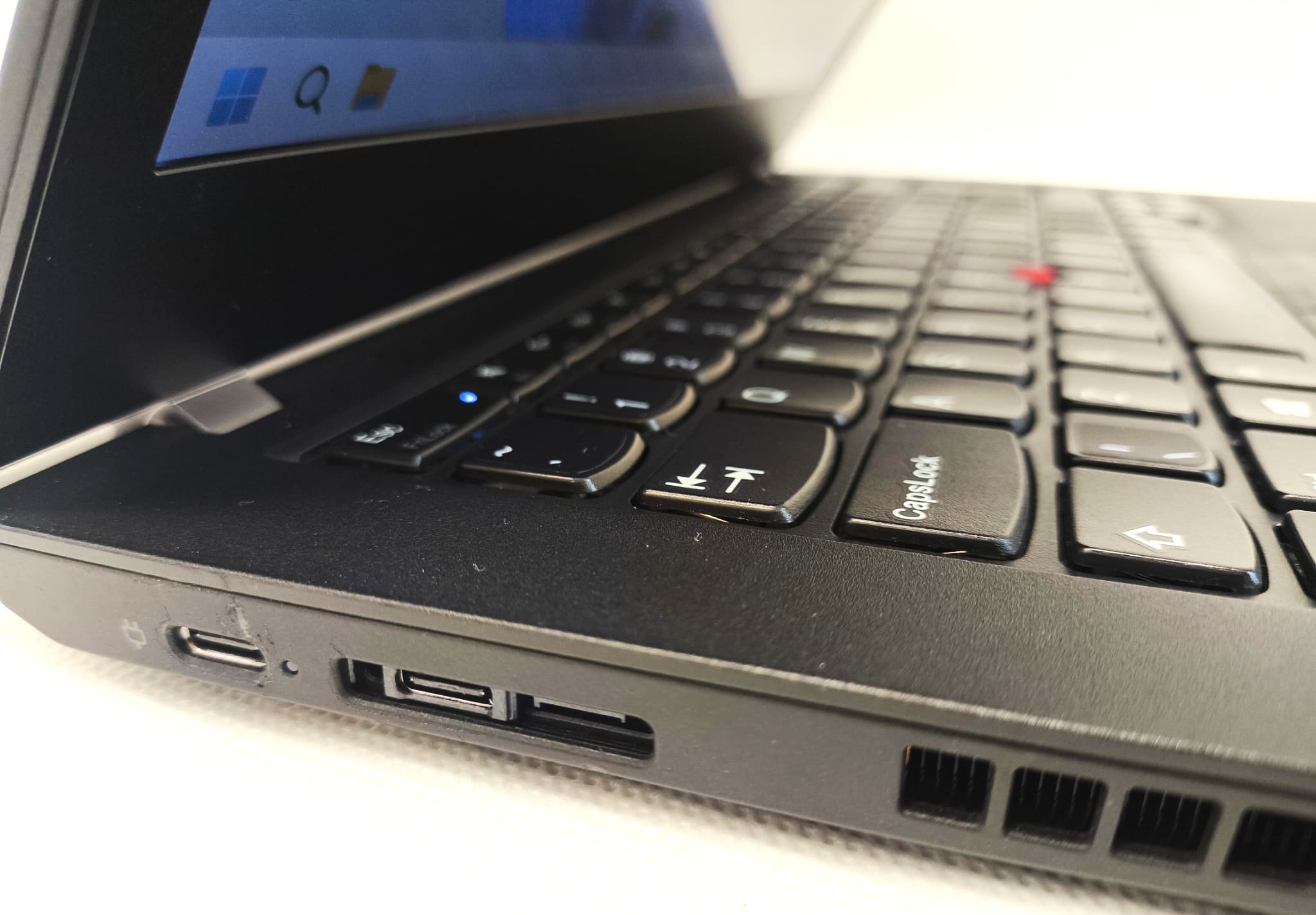 Lenovo ThinkPad A485 AMD Ryzen PRO 5 2500u 16GB 256GB 14" FHD Windows 11 - obrazek 9