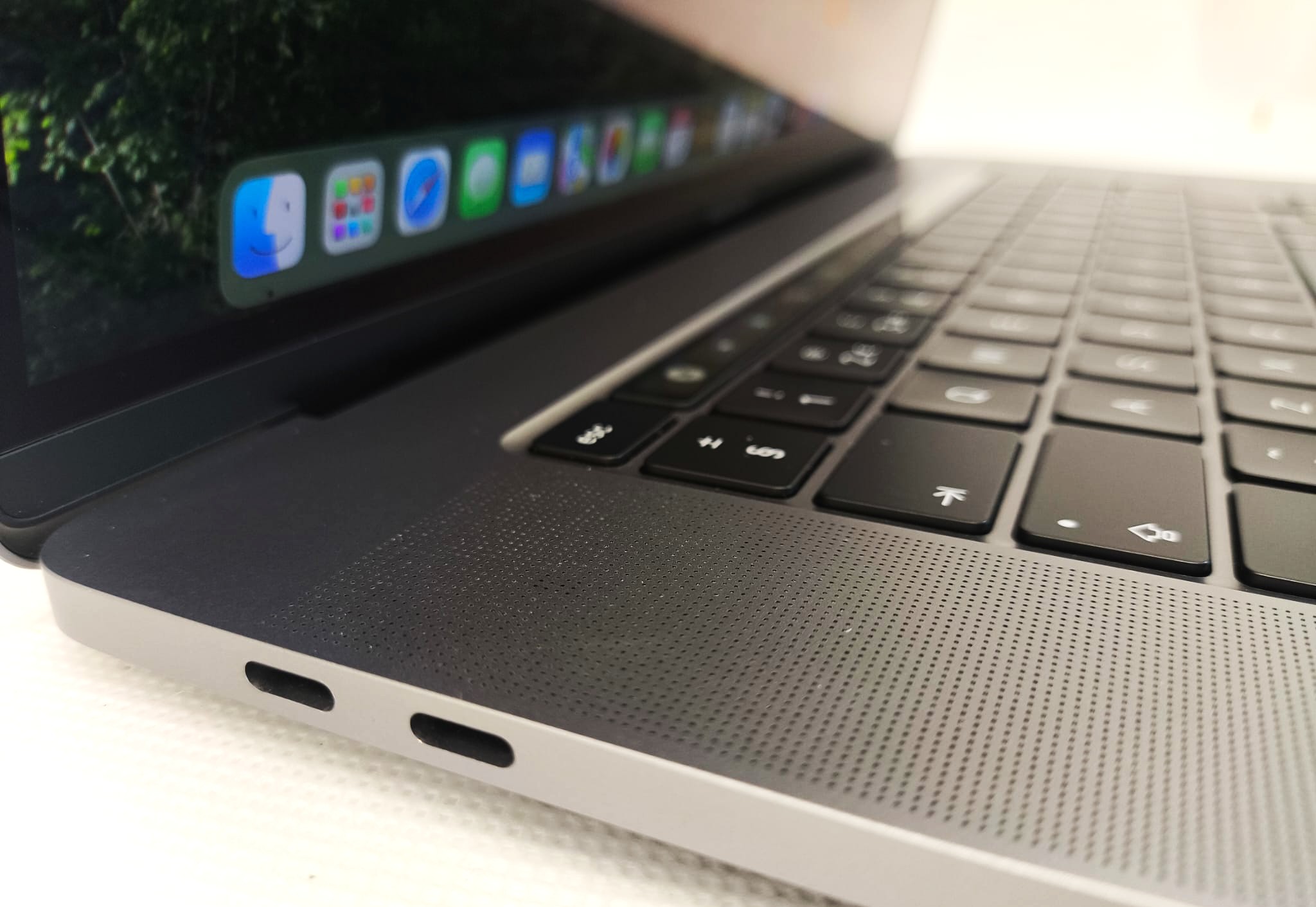 Laptop MacBook PRO 16" TouchBar Core i9-9880H 32GB 1TB Radeon Pro 5500M 3072x1920 - obrazek 5