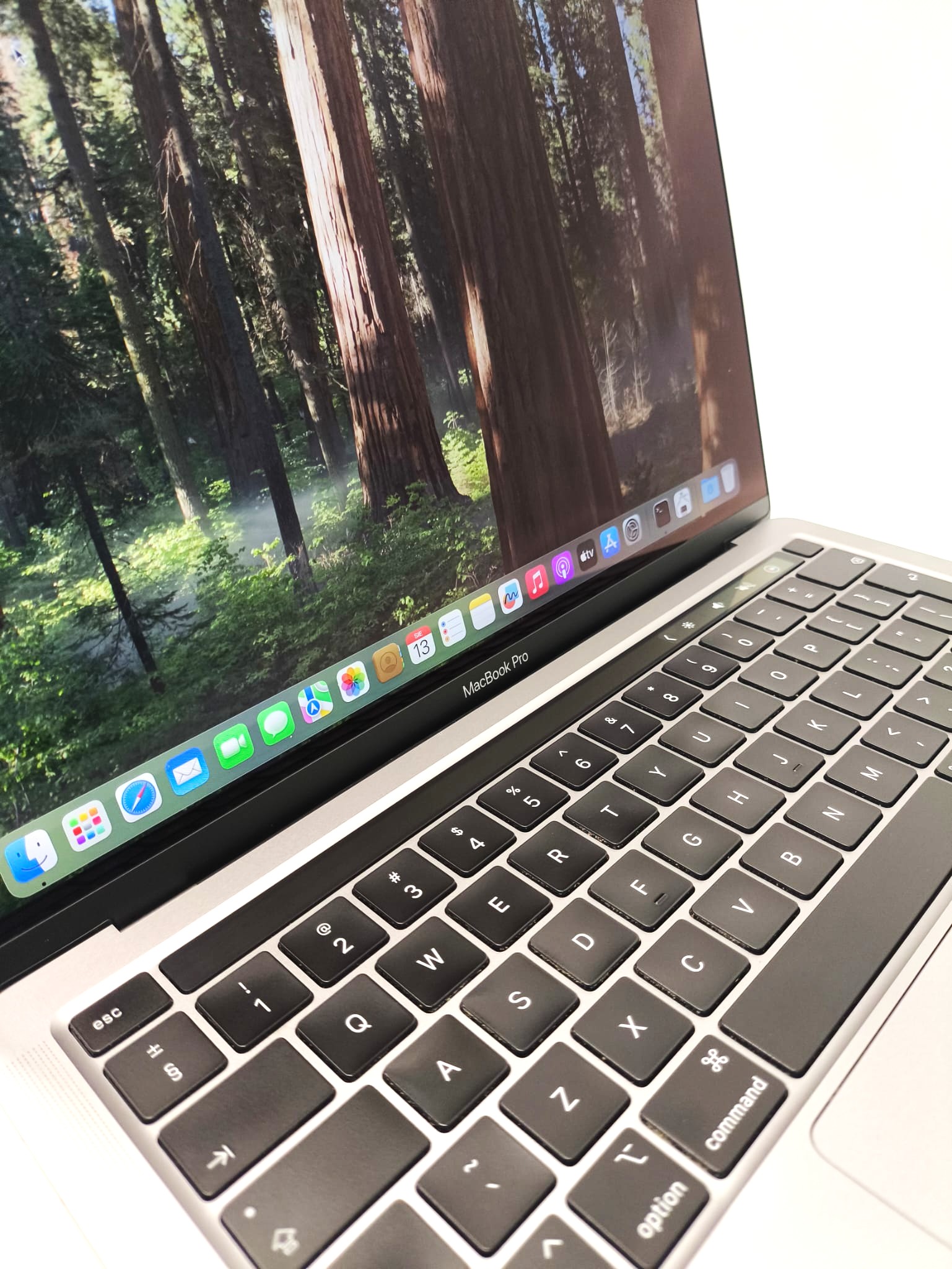 Laptop MacBook PRO 13" TouchBar Core i7-1068NG7 32GB 512GB 2560x1600 - obrazek 3