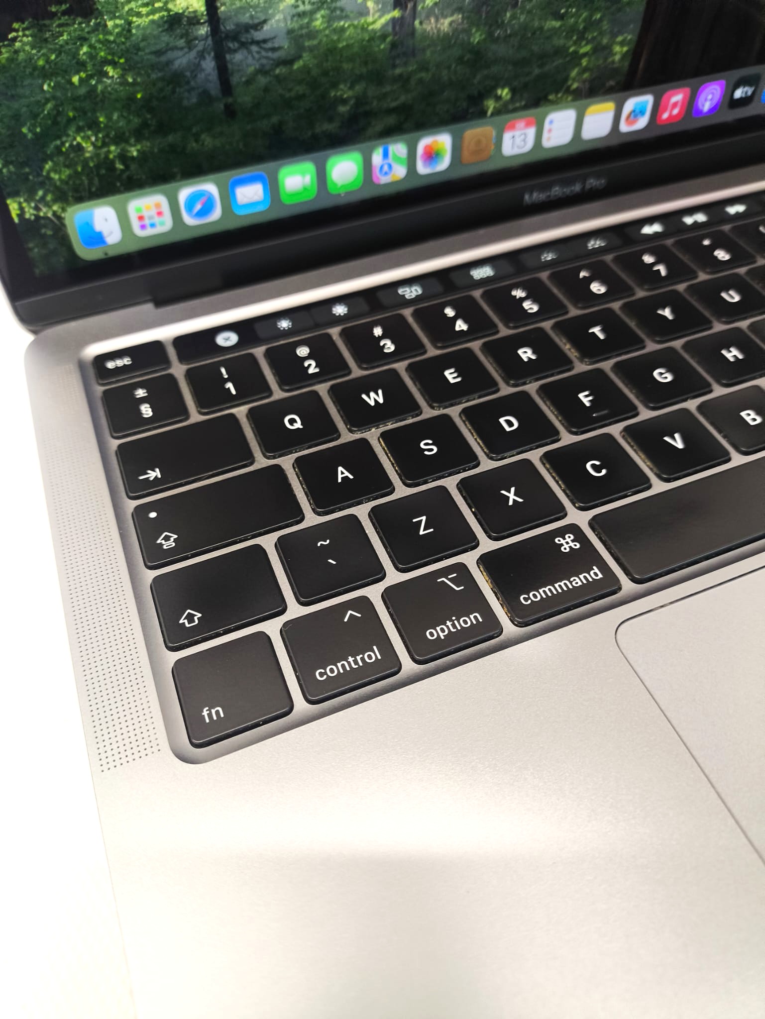 Laptop MacBook PRO 13" TouchBar Core i7-1068NG7 32GB 512GB 2560x1600 - obrazek 6