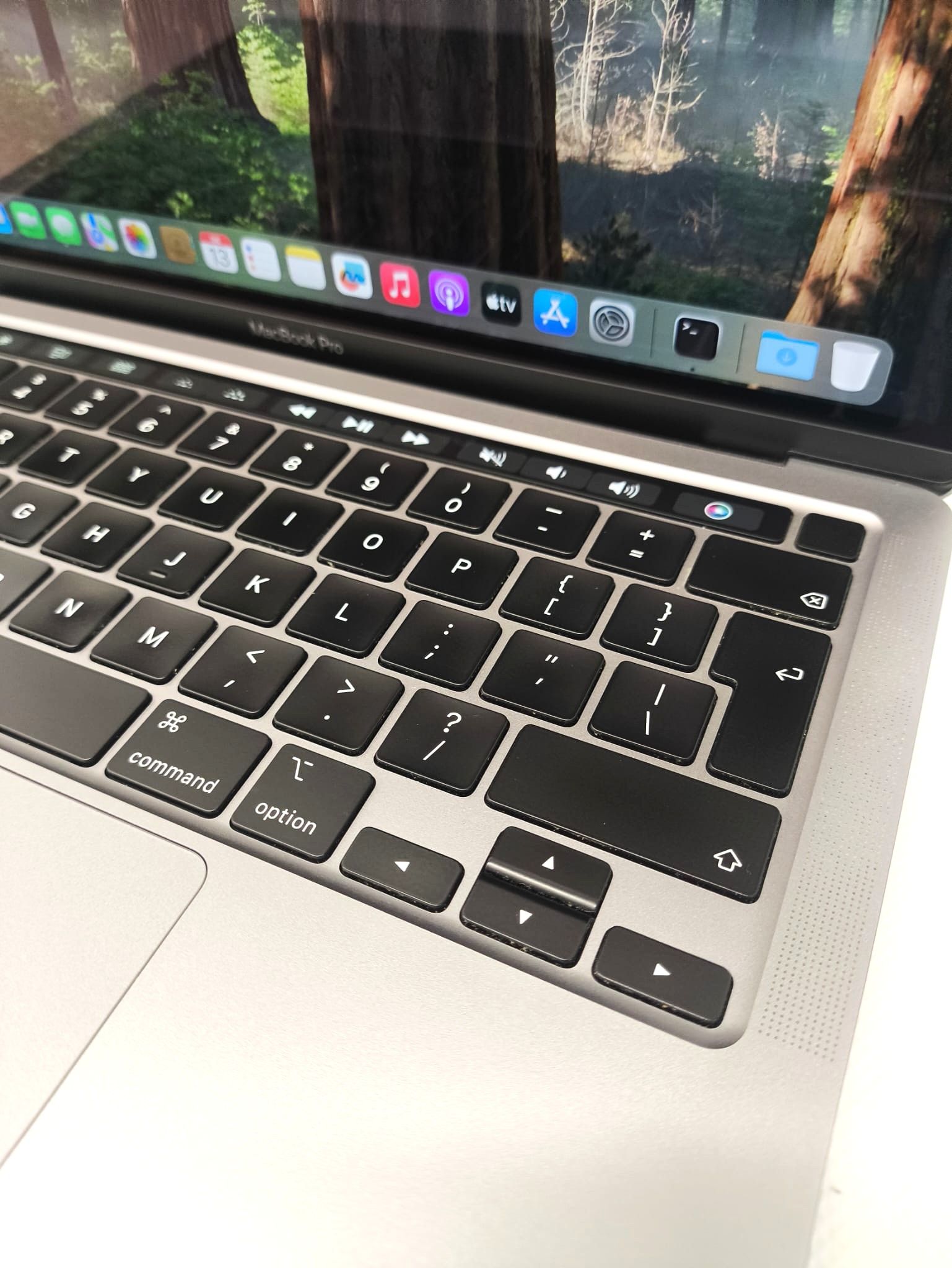 Laptop MacBook PRO 13" TouchBar Core i7-1068NG7 32GB 512GB 2560x1600 - obrazek 10