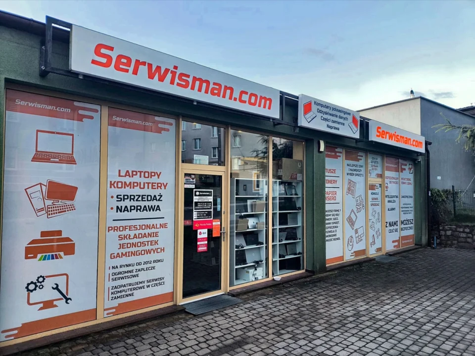 Wejście do serwisu Serwisman przy ul. Jeziornej 2A w Kościerzynie